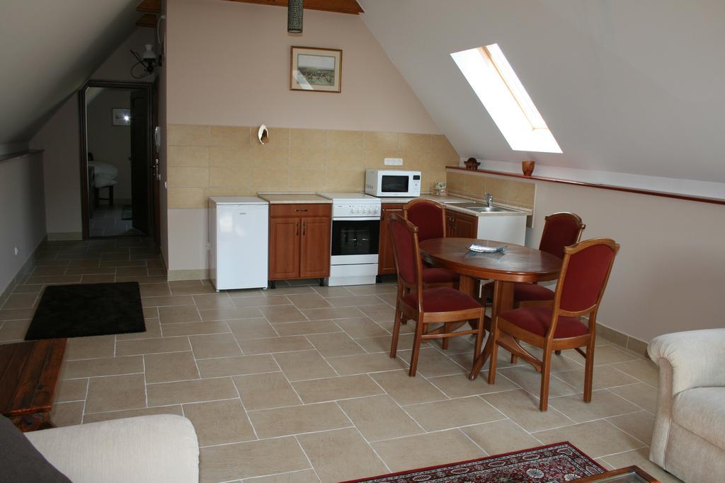 Malomdulo Farmhaz Guest House Pilisborosjenő Екстериор снимка